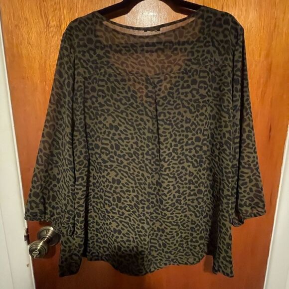 Green Leopard Blouse  - Picture 6 of 6